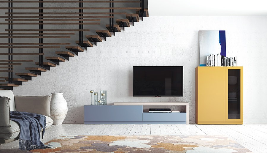 Salón Oslo 5 de Costera Mobles, con módulos con zócalo, sobre-tapa y contenedor con zócalo con puerta de cristal