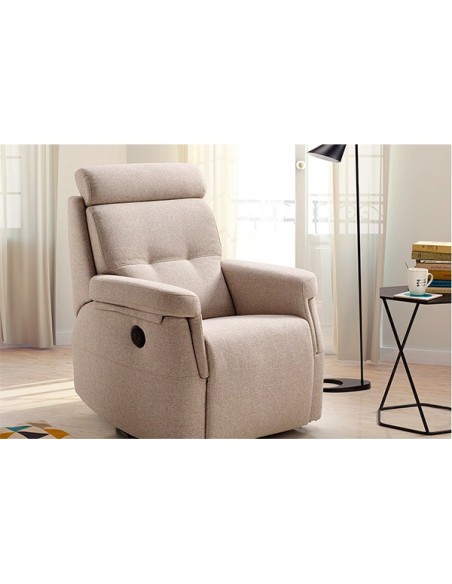 Sillón ajustable manualmente con detalles cosidos centrales