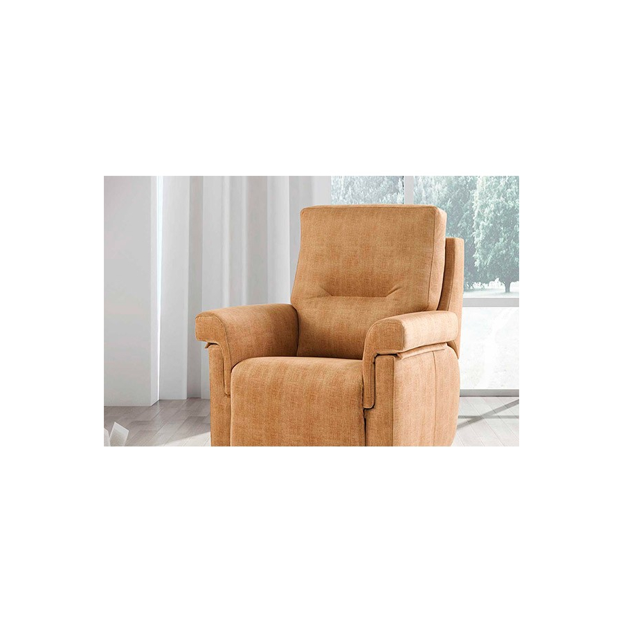 Modelo de sillón tapizado en tela de calidad