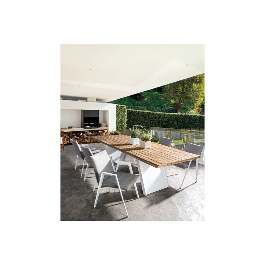 silla con brazo para terraza