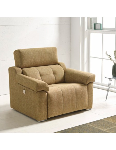 Sillón Velero con estructura de madera y tapizado en tela