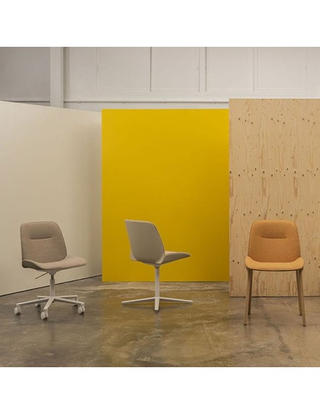 Colección de sillas Nuez de la firma Andreu World en Muebles Lara