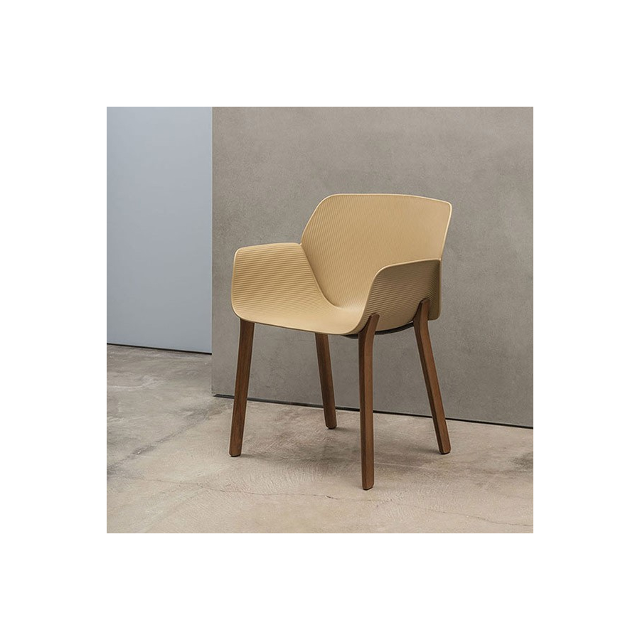 Silla Nuez de la firma nacional Andreu World