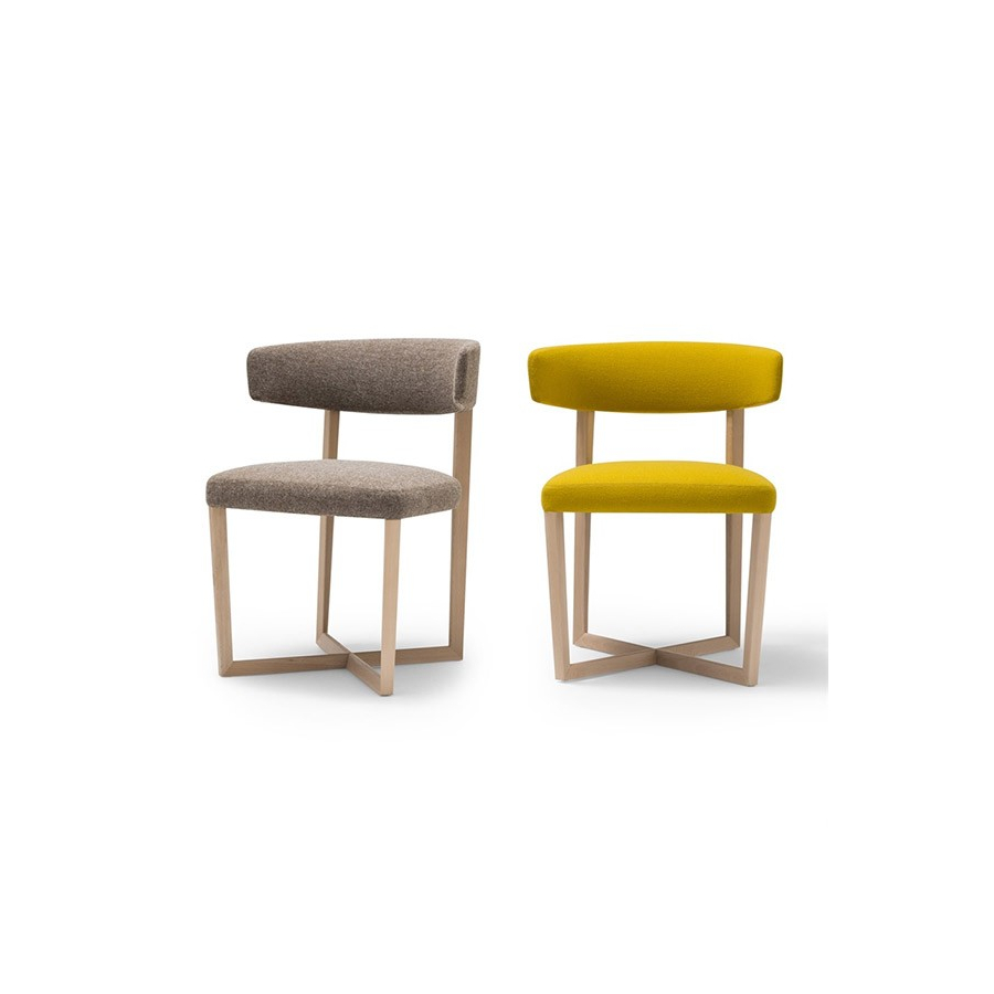 Modelo Tauro con asiento y respaldo tapizado