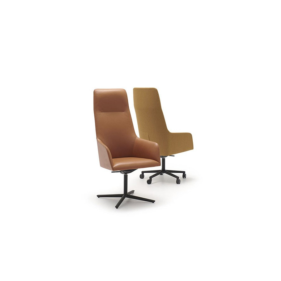 Silla con base giratoria y carcasa completamente tapizada
