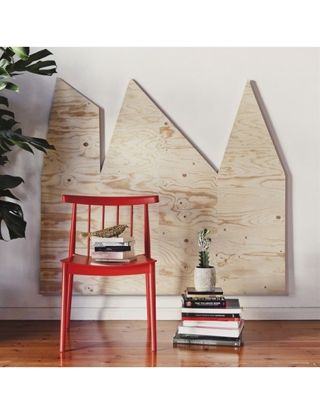 Silla Smile de Andreu World con estructura en madera maciza