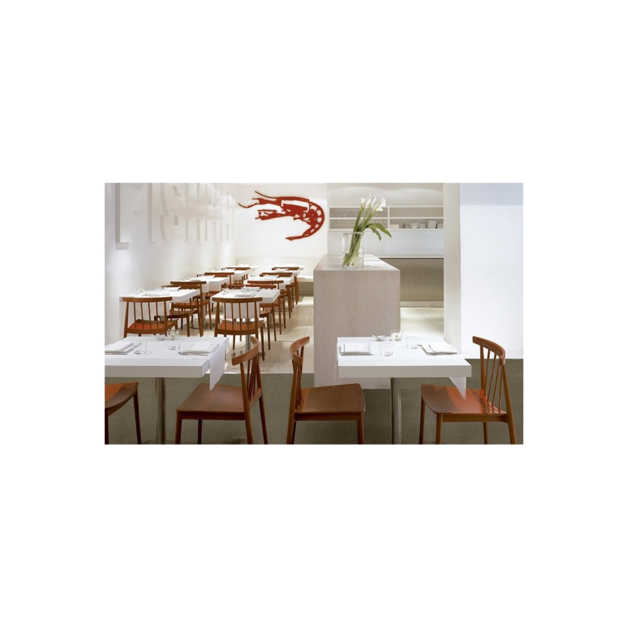 Modelo de sillas para restauración disponibles en diferentes acabados