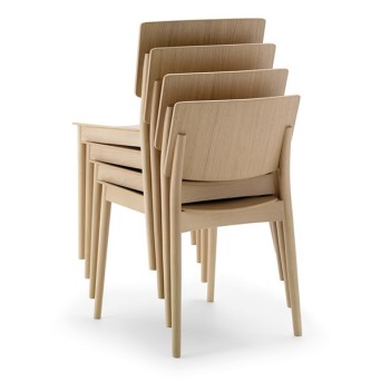 Silla modelo Happy 0374 de la firma nacional Andreu World 2