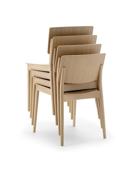 Silla de roble apilable de Andreu World