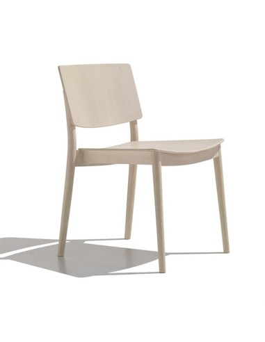 Silla modelo Happy 0374 de la firma nacional Andreu World