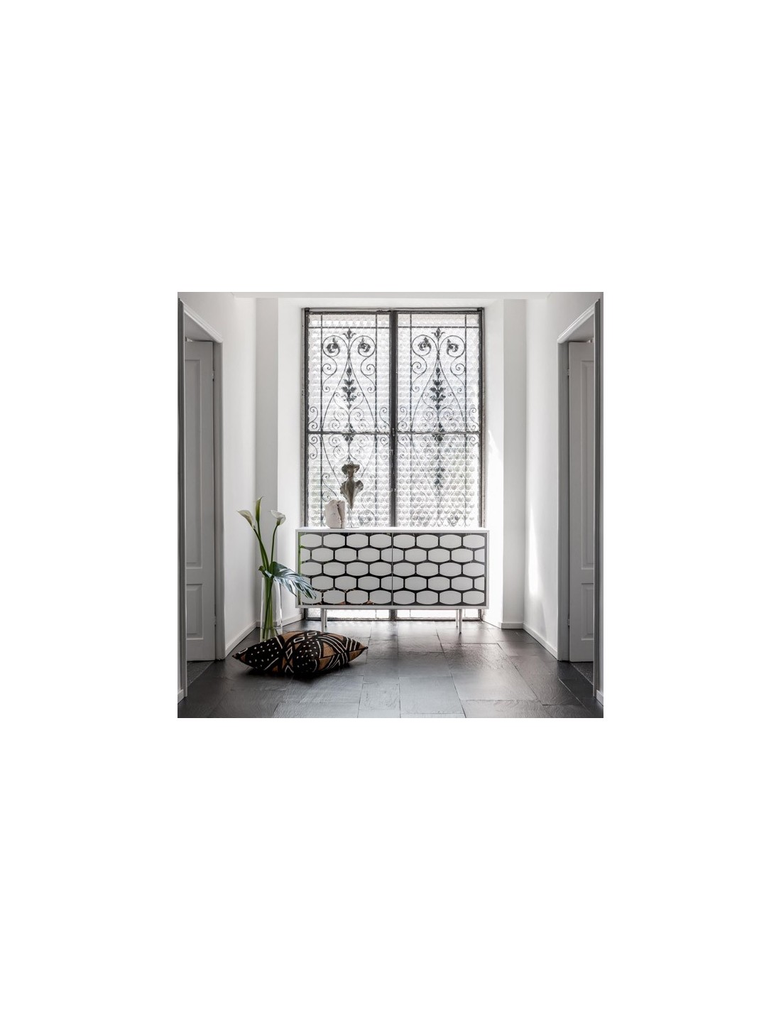 Aparador con efecto espejo en plata y madera en blanco mate
