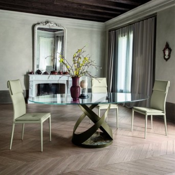 Mesa Capri en versión de cristal de Tonin Casa