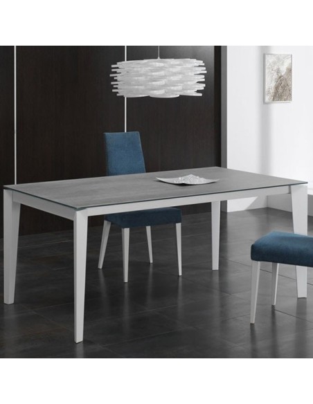mesa extensible modelo Geo con tapa porcelánica