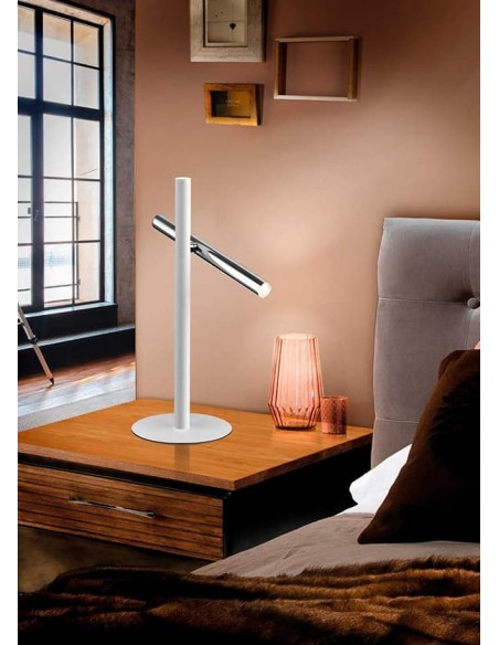 Lámpara de mesa de metal
