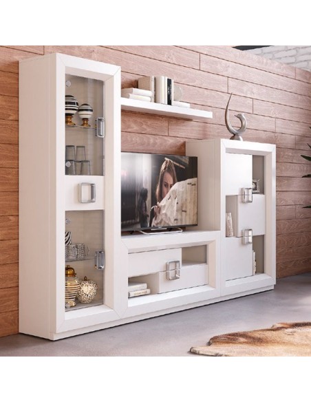 Salón MX25, de Franco Furniture en acabados blanco mate y plata vieja