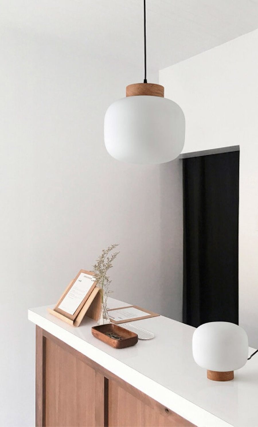 Lámpara de mesa Bulbo moderna
