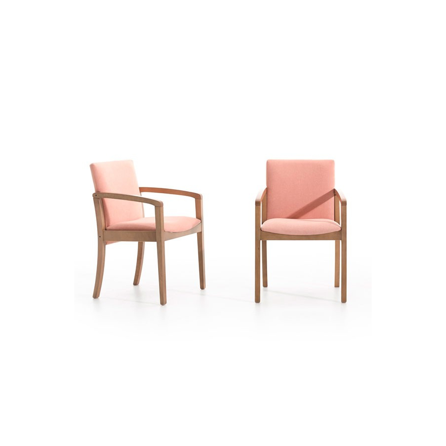 Silla 302 con estructura de madera y asiento tapizado
