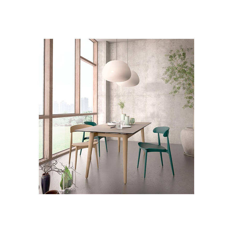 Silla Pure en fresno natura y colores RAL