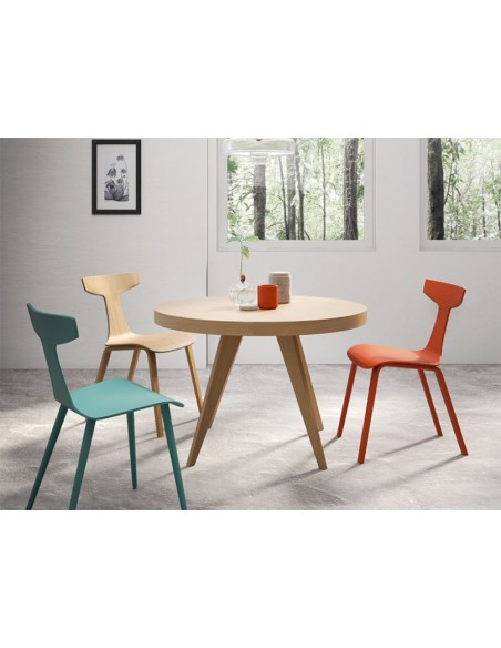 Mesa Celine extensible con sillas de madera