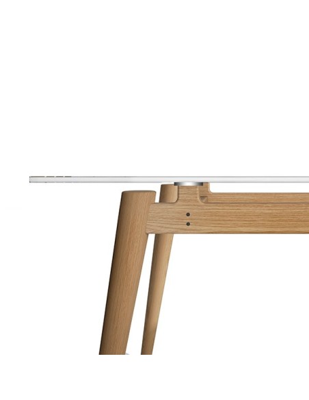 Mesa con tapa de cristal y estructura maciza