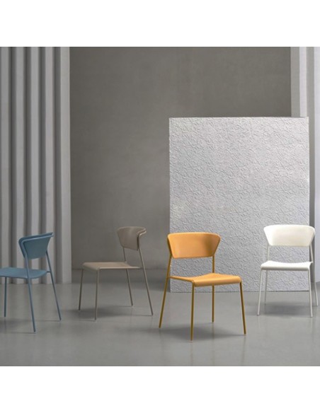 Silla moderna lisa Tecno para interior o exterior
