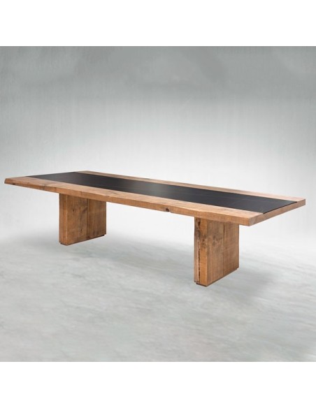 Mesa Margot fabricada en madera amciza y con detalle central en porcelánico