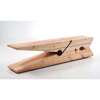 Banco de madera en forma de pinza Coolwood 2
