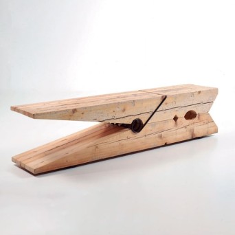 Banco de madera en forma de pinza Coolwood