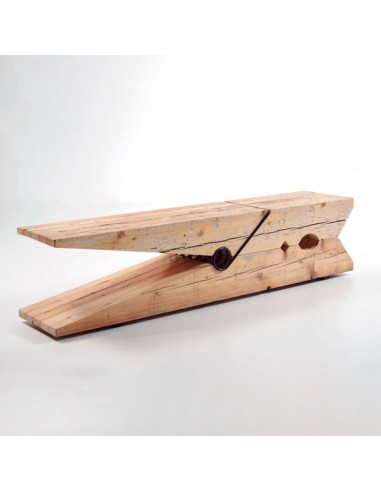 Banco de madera en forma de pinza Coolwood