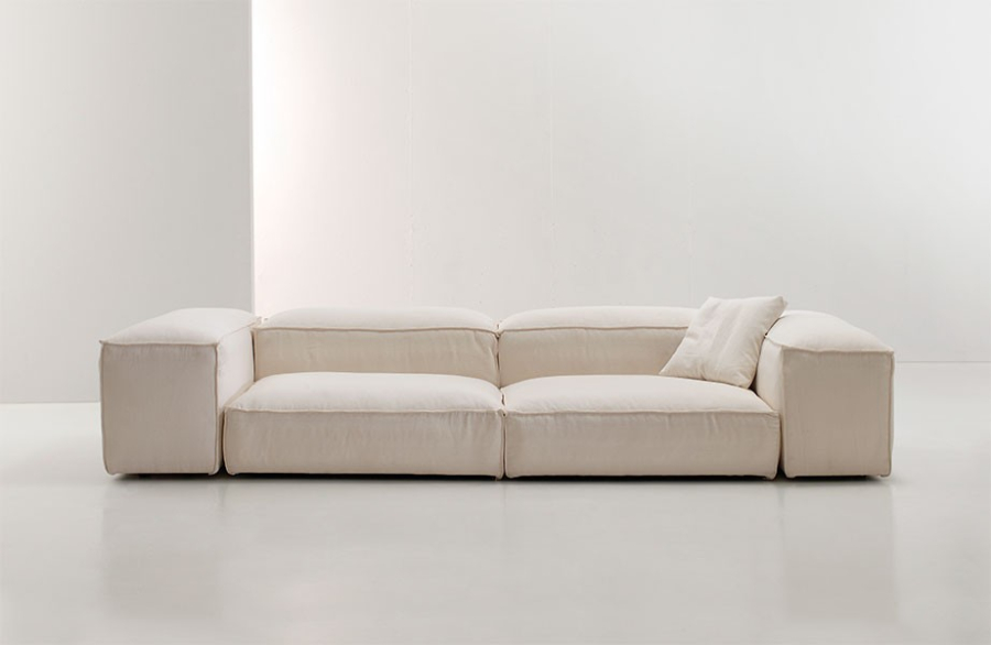 Sofá modular con estructura de pino y tapizado en tela