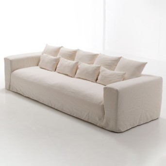 Sofá de la firma Coolwood disponible a tapizad en diferentes tonos