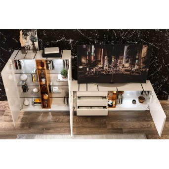 Salón GD09 de Franco Furniture, con mueble tv y vitrina alta con zócalo remetido en dorado 2