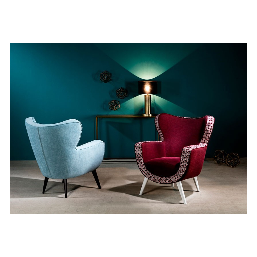 Butaca Cherry con patas de madera