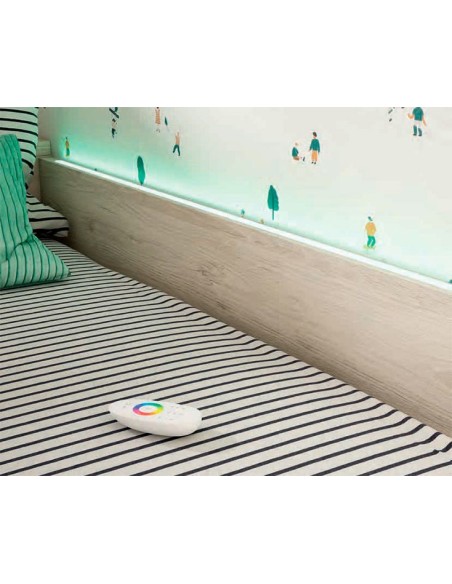 Iluminación trasera led blanca en cama nido