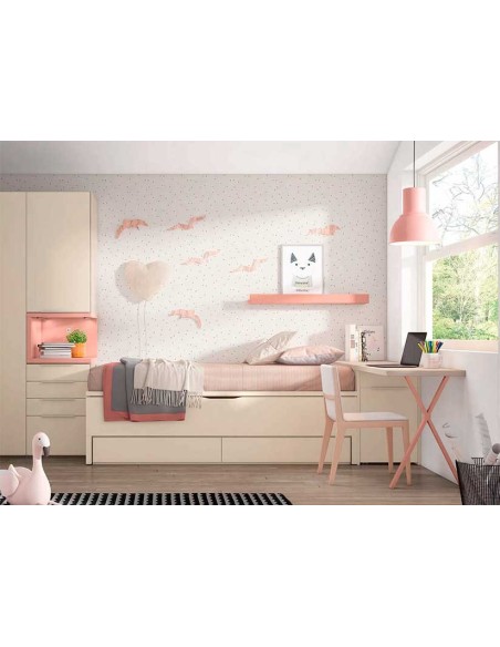 Dormitorio con zona de cama, armario y escritorio