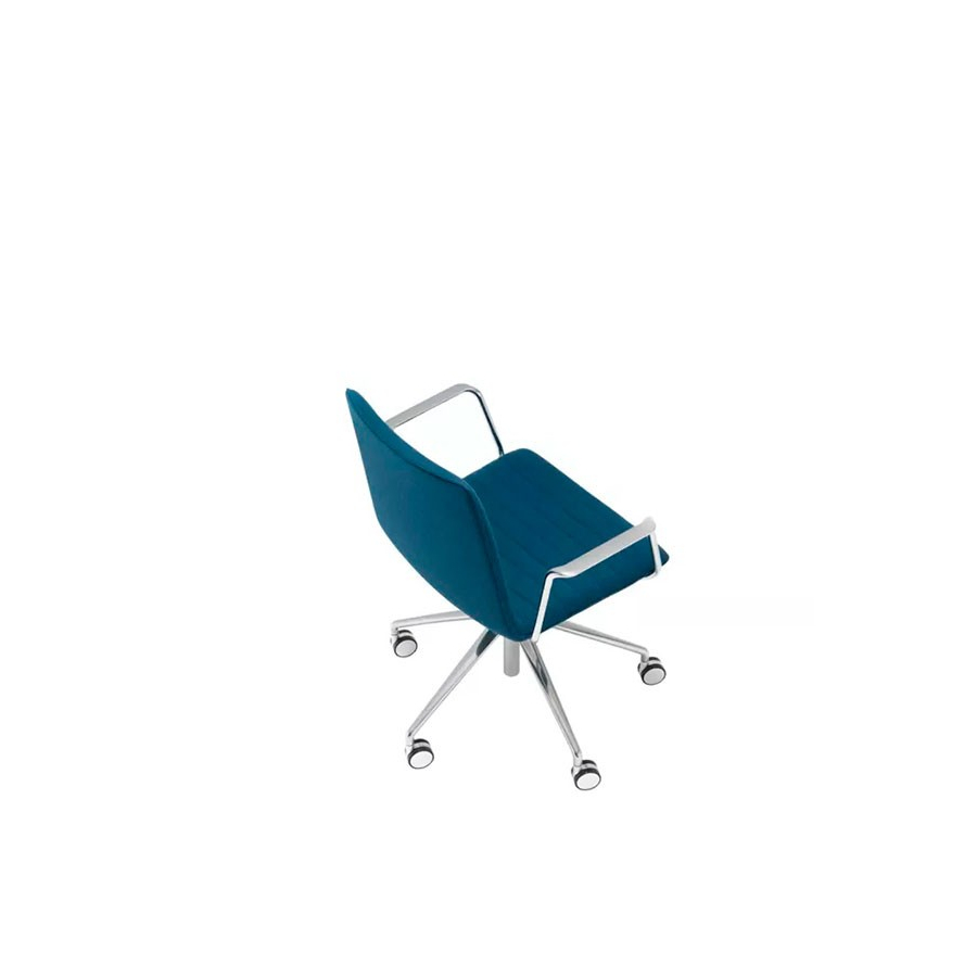 Modelos de silla con base central de aluminio y 5 ruedas