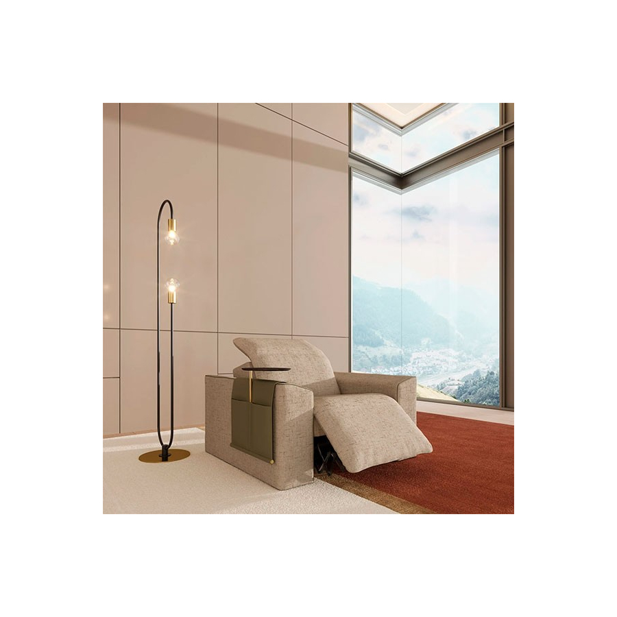 Modelo de sillón reclinable tapizado en tela de Vismara Design