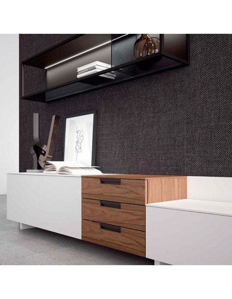 Detalle de los módulos bajos con patas de madera blancas del Salón Nexa C217 de Mesegue