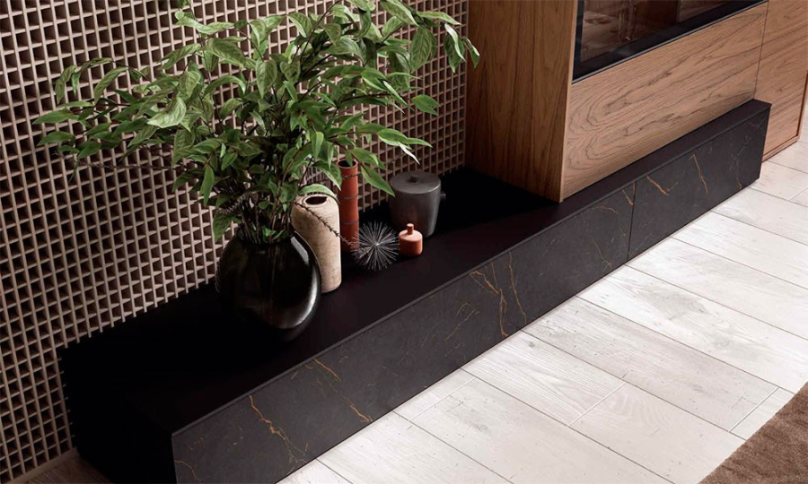 Detalle de los módulos bajos con cajón y frentes en acabado Black glass del Salón Nexa C219 de Mesegue