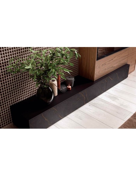 Detalle de los módulos bajos con cajón y frentes en acabado Black glass del Salón Nexa C219 de Mesegue