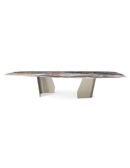 Mesa de comedor de grandes dimensiones de diseño italiano