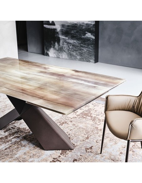 Mesa de comedor de la colección Tyron de Cattelan Italia