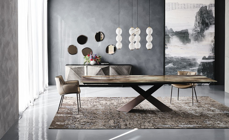 Mesa con estructura de acero gofrado barnizado en Muebles Lara