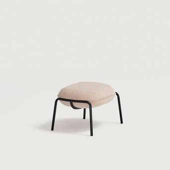 Reposapiés Ulis con estructura de metal en Muebles Lara