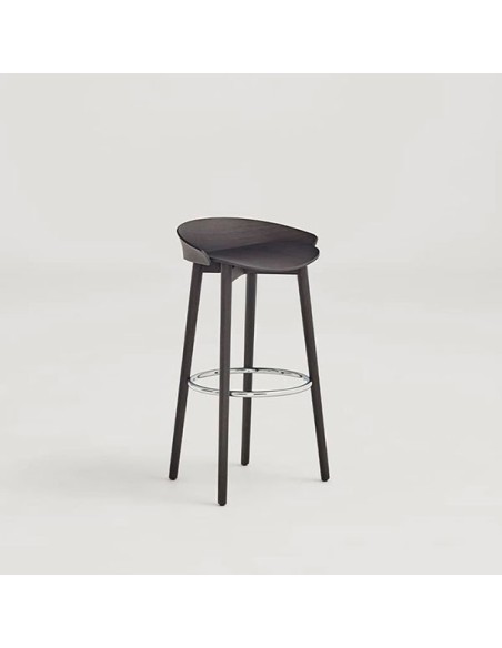Taburete Nix asiento madera de Capdell