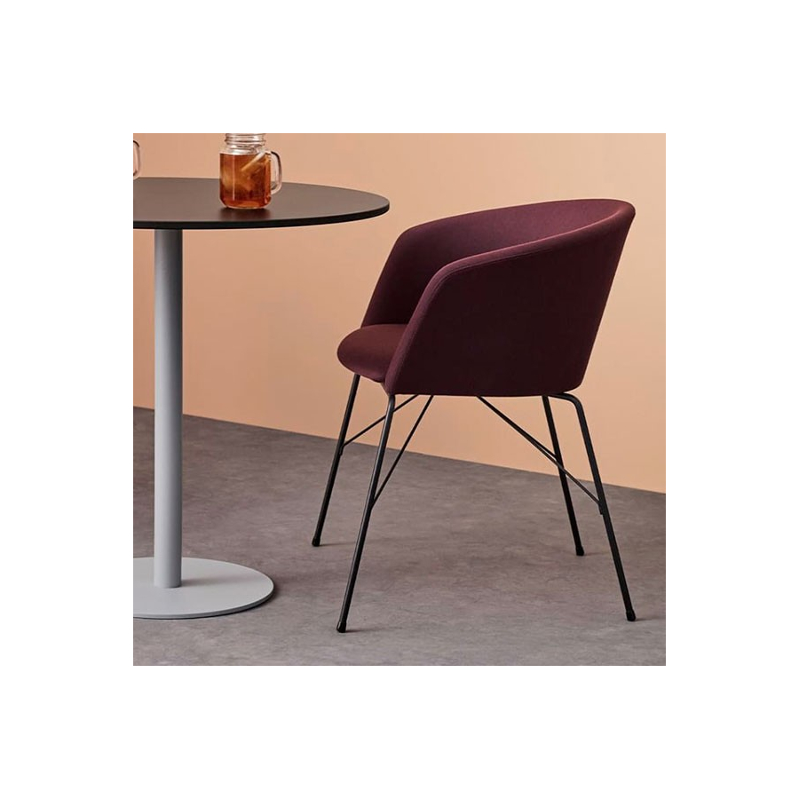 Silla con carcasa tapizada en Muebles Lara
