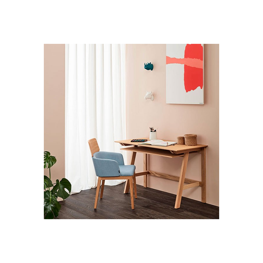 Mesa de estudio fabricada en roble