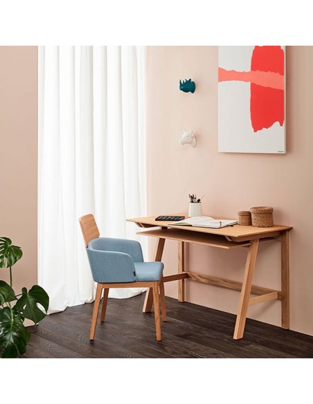 Mesa de estudio fabricada en roble