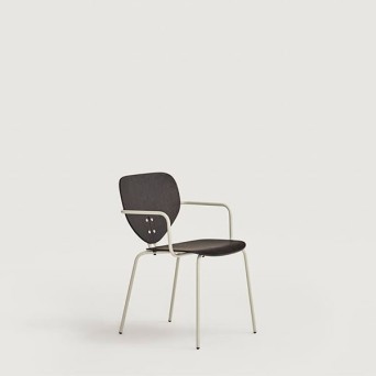 Silla Marietta con brazos metálicos