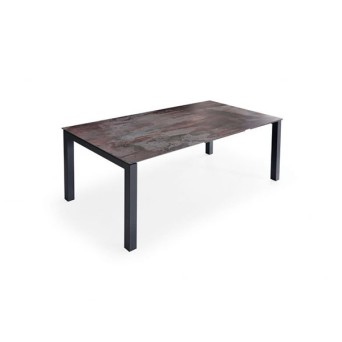 Mesa Alison con tapa porcelánica disponible en Muebles Lara